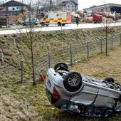 Fahranfänger (18) überschlägt sich mit Auto