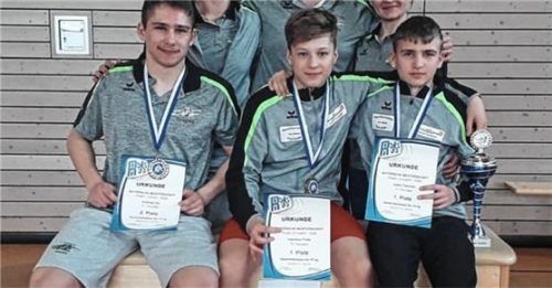Bärenstarke Traunsteiner Ringer bei den bayerischen Meisterschaften. Von links die Medaillengewinner Andreas Dik, Valentino Prelic und Justin Flemmer.