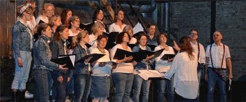 Beschwingter Auftritt: Der Audorfer Chor begeisterte die Zuhörer. Foto Sedlbauer