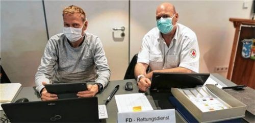 BRK und Feuerwehr: Jakob Goess (rechts) und Ärztlicher Leiter Rettungsdienst Joaquin Kersting (links).