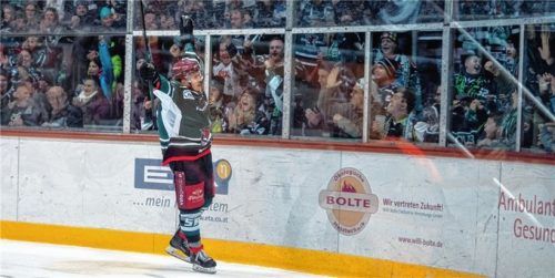 Daniel Bucheli bejubelte mit den Starbulls-Fans 42 Tore in 160 Spielen. Er spielt nicht mehr für Rosenheim und wechselt in den organisatorischen Bereich. Foto  Ziegler