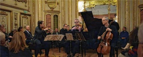 Das Fauré Quartett mit (von links) Erika Geldsetzer (Violine), Dirk Mommertz (Klavier),Sascha Frömbling (Viola) und Konstantin Heidrich (Violoncello) spannte einen musikalischen Bogen voller Emotionen.Foto  Füchtner