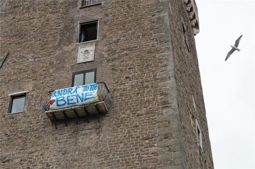 Das Motto der Italiener: „Andrà tutto bene“ („Alles wird gut“). Foto dpa