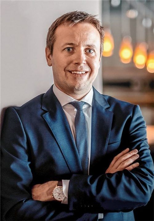 Der neue Oberbürgermeister der Stadt Traunstein: Dr. Christian Hümmer. Bereits um 19.14 Uhr stand die Wahlentscheidung nach Auszählung der 10261 Stimmzettel fest. Fotos RE