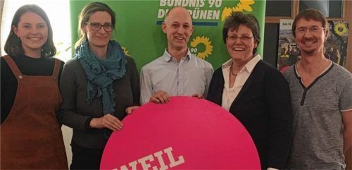 Der Vorstand des neuen Grünen-Ortsverbands: Schriftführerin Anna Sax, Sprecher Birgit Michallik sowie Joachim Kraus, Beisitzer Cathrin Henke (Kreisrätin) und Michael Sternischa (von links). Foto © Bündnis 90/DIE GRÜNEN KV Mühldorf