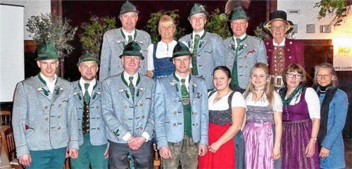 Die neue Vorstandschaft des Trachtenvereins Hochries-Samerberg.Foto Hötzelsperger