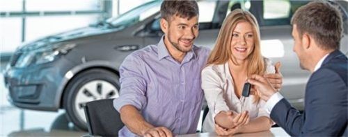 Diesel, Benziner, Hybrid oder Elektroauto: Angesichts der Vielfalt empfiehlt es sich, eine Beratung im Autohaus vor Ort zu nutzen. Foto djd/Bosch