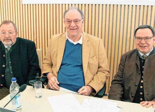 Ein Trio, das ein positives Fazit zog: stellvertretender Landrat Josef Huber, Landrat Wolfgang Berthaler und der Sprecher der Landkreis-Bürgermeister, August Voit (von links).Foto Reisner