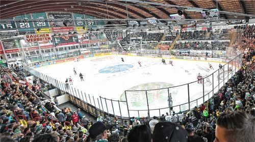 Eine finanzielle Katastrophe wäre eine Absage des Spiels am Sonntag für die Starbulls. Foto Ziegler