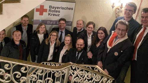 Eine starke Gemeinschaft: die Geehrten der Rotkreuz-Gemeinschaft Bad Endorf im Kreis des Vorstandes.Foto Ammelburger