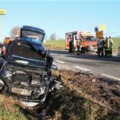 Beifahrer (75) schwer verletzt