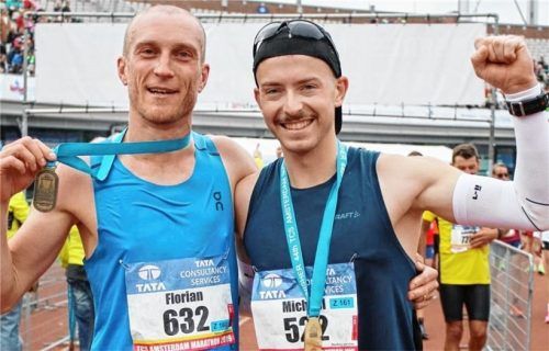 Florian Spötzl (links) und Michael Pritzl (rechts) nach ihrem Marathon in Amsterdam.