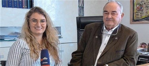 Gewährt tiefe Einblicke in sein Leben: Alfons Döser, hier mit Moderatorin Luca-Emilia Dingl. Foto RFO