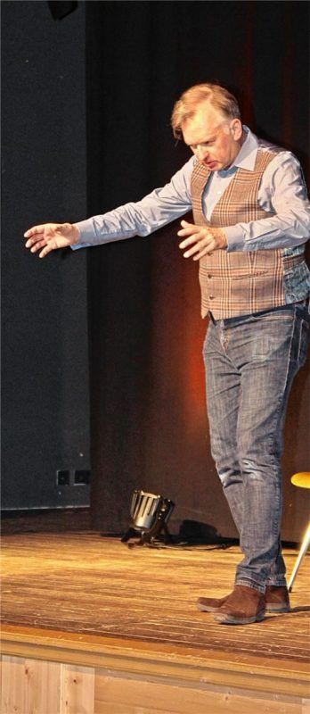 Kabarettist Christian Springer ging in seinem Programm auch auf die Corona-Krise ein. Foto  Lamprecht