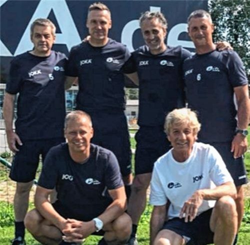 Kommen voraussichtlich im Herbst nach Pittenhart: Matthias Herget, Michael Hoffmann, Maurizio Gaudino und Axel Sundermann und von vorne links: Martin Groth und Frank Mill (von links).Foto Pis