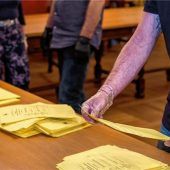 Sieben Parteien teilen sich 30 Sitze