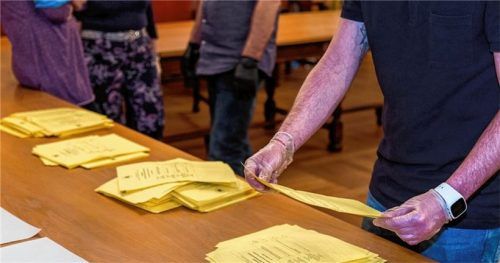 Künftig sieben statt fünf Parteien: Mit dem Einzug der Linken und der Traunsteiner Initiative in den Traunsteiner Stadtrat wird der künftige Oberbürgermeister mit wechselnden Mehrheiten regieren müssen.Foto Effner