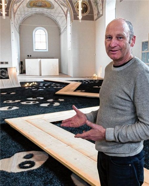 Mit seiner Rauminstallation „Territory“ thematisiert der Heilbronner Künstler Peter Riek Formen menschlicher Existenz sowie des Ausgesetztseins. Foto Effner