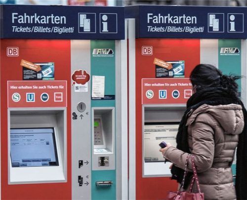 Neues „Chiemgauer Schüler- und Studententicket“: Der Landkreis schießt pro Ticket und Monat neun Euro zu den Gesamtkosten von elf Euro zu. Foto DPA