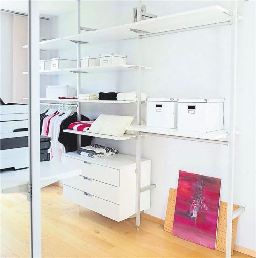 Nicht mehr suchen, nicht mehr wühlen: Ein begehbarer Kleiderschrank hat viele Vorteile. Wir sagen, wie’s klappt. Foto dpa/Gabbert