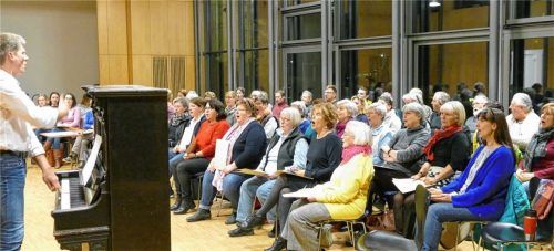 Schon bei den Proben geben die Mitglieder des Projektchors alles.Fotos hoffmann