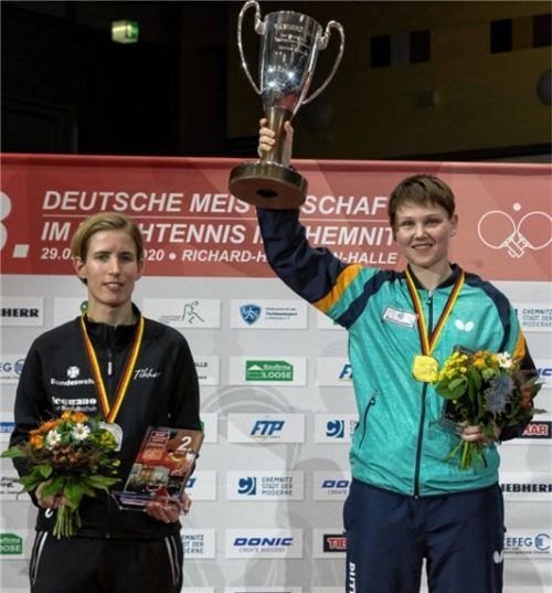 Silber holte Kristin Lang (links) im Einzel hinter Nina Mittelham.Fotos Steinbrenner