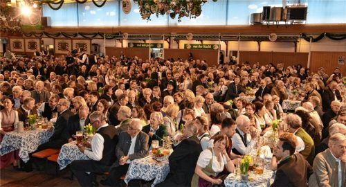 Was wird nach der Empfehlung des Bundesgesundheitsministers aus dem Rosenheimer Starkbierfest? Eine Antwort seitens der Veranstalter gibt es noch nicht.Foto Schlecker