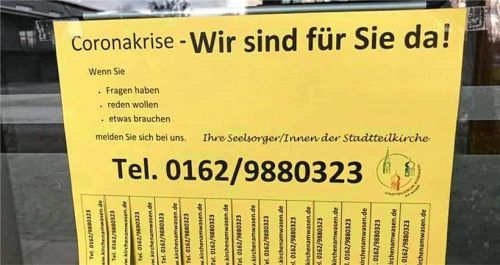 Wir sind noch da: Zettel der Stadtteilkirche am Wasen in Rosenheim. Foto privat