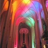 „Evensong“ wird bunt beleuchtet