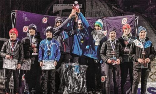 Zwei Mannschaften der Region 3 standen beim Teamspringen auf dem Podest. Rang zwei belegten Lukas Holzer, Joni Gräbert und Felix Brieden (von links), den Sieg sicherten sich Elias Malcher, Julius Borgenheimer und Dani Gstatter.