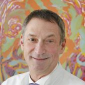 Tränende Augen nach OP: Was hilft?