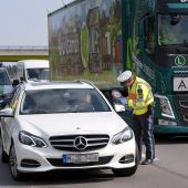 Verstärkte Polizeikontrollen, um Osterausflüge einzudämmen