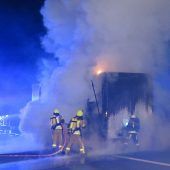 Frau fährt absichtlich Polizisten an