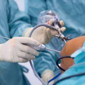 Ärzte sollen zurück an die OP-Tische