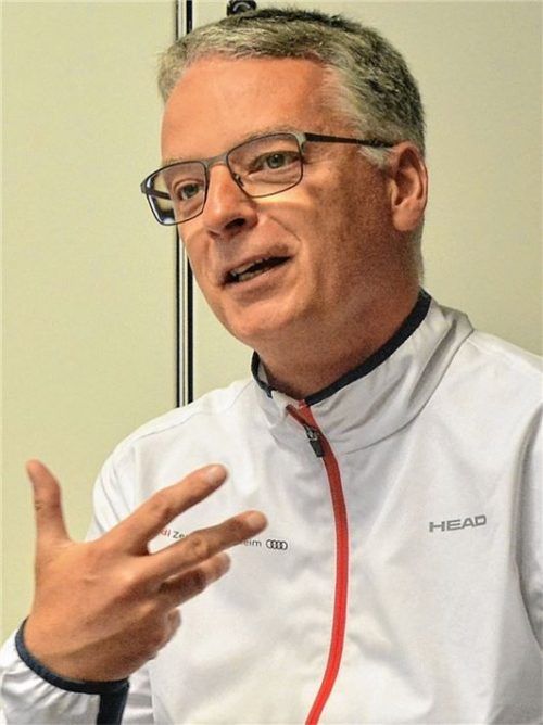 Bernhard Gleissner gab einen Blick hinter die Kulissen seiner Spielerverpflichtungen.Foto Ziegler