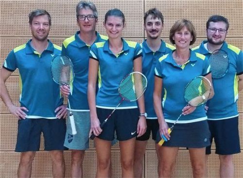 Bezirksligameister PTSV Rosenheim mit Heiko Peckmann, Matthias Kleibel, Martina Breitrainer, Christoph Bisig, Susanne Breitrainer und Thomas Mahin (von links). Eingesetzt wurden zudem Jakob Peetz, Arno Kohl, Manuela Kurz und Johanna Veicht.