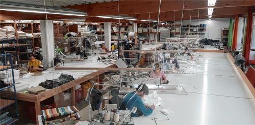 Blick in die Produktionsräume von Weishäupl. Chef Oskar Weishäupl hat für das Engagement seiner Mitarbeiter nur ein Wort: „Einmalig!“