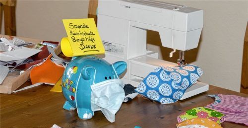 Die Bürgerhilfe Vogtareuth näht für die Bürger der Gemeinde Masken. Fotos Ammelburger