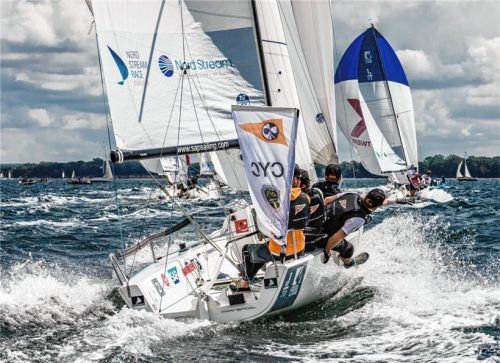 Die Bundesliga-Crew vom Chiemsee Yacht Club auf der Ostsee beim Rennen vor Travemünde. Foto  Maier