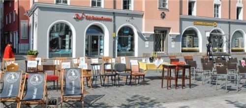 Die Stühle der Gastronomiebetriebe bleiben nicht nur bei der Protestaktion in der Innenstadt leer. Foto Geyer