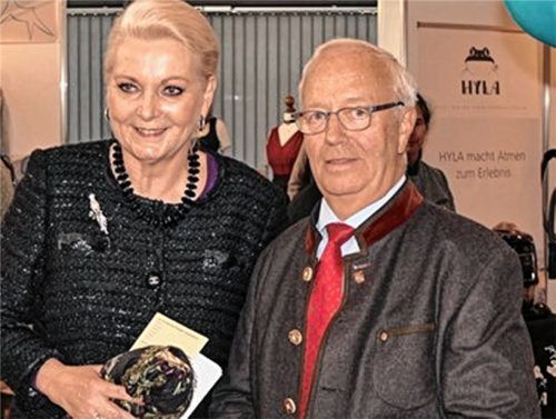 Ein eingespieltes Team: Oberbürgermeisterin Gabriele Bauer und der Zweite Bürgermeister Anton Heindl bei der Eröffnung der Messe „leben & genießen“ im Jahr 2018.