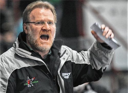 Franz Steer war über neun Jahre Trainer der Starbulls Rosenheim und feierte am 18. April 2010, heute vor genau zehn Jahren, den Aufstieg in die 2. Bundesliga. Foto  Ziegler