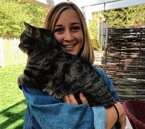 Glücklich wieder daheim: Wann Weltenbummlerin Pauline Pichlmair wieder auf Reisen gehen darf, steht in den Sternen.Foto  Petzi