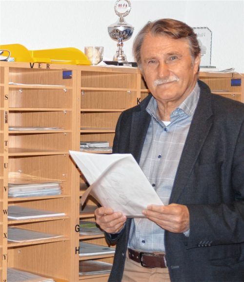 Erst vor wenigen Wochen hat Dr. Herbert Heiml sein Büro im Kraiburger Rathaus geräumt. Jetzt hat der Gemeinderat darüber abgestimmt, ihn zum Altbürgermeister zu ernennen. Foto  Grundner