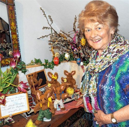 Liebt schöne Dinge: Gabriele Beck hat zu Hause natürlich österlich dekoriert. Foto Weithofer