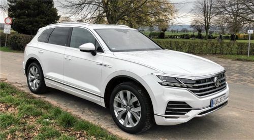 Mit seiner Gesamtlänge von 4,88 Metern hält der VW Touareg 3.0 V6 den Abstand zur Fünf-Meter-Marke, die der Audi Q7 um sieben Zentimeter und der BMW X7 sogar um 15 Zentimeter übertrifft. Foto Auto-Medienportal.Net