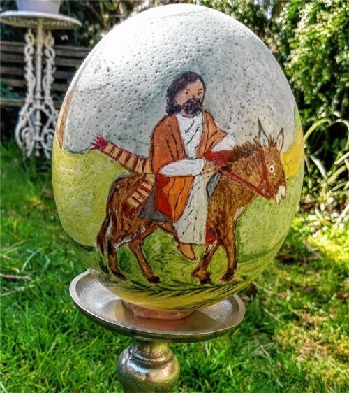 Passendes Motiv zu Palmsonntag: Jesu Einzug nach Jerusalem auf einem Esel.Fotos privat