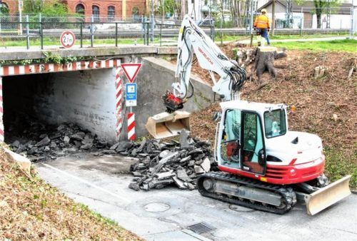 Seit vergangener Woche ist die Tonwerkunterführung in Kolbermoor nicht mehr passierbar. Foto Riediger
