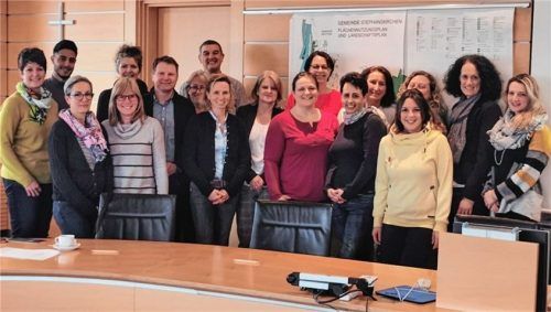 Teilnehmer der Quereinsteiger-Fortbildung für die Verwaltung im Stadt- und Umlandbereich Rosenheim (SUR). Das Seminar fand noch vor der Corona-Krise statt. Foto re