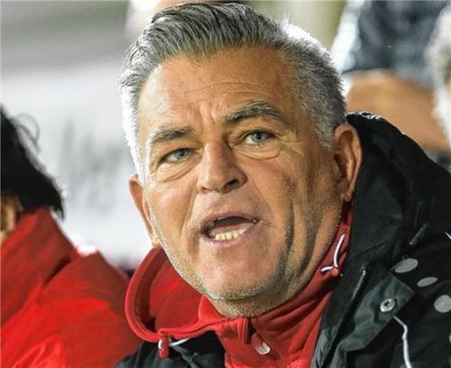 Traunsteins Trainer Rainer Elfinger wäre ein Abbruch der Saison im Amateurfußball lieber gewesen.Foto Weitz